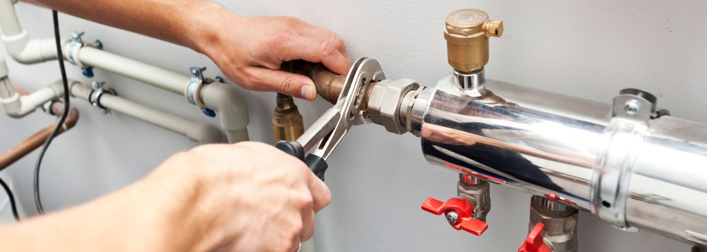 Do bathroom remodelers need plumbers?